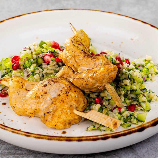 Jogurtowy kurczak/ brokułowe tabbouleh Jogurtowy kurczak/ brokułowe tabbouleh